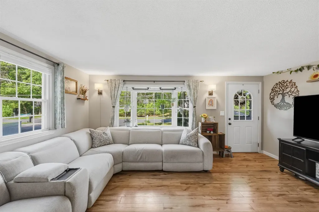 85 Belmont Drive Merrimack NH 03054