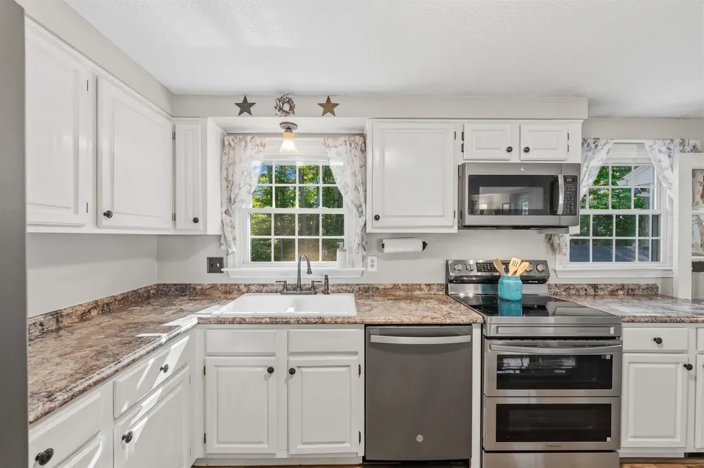 85 Belmont Drive Merrimack NH 03054