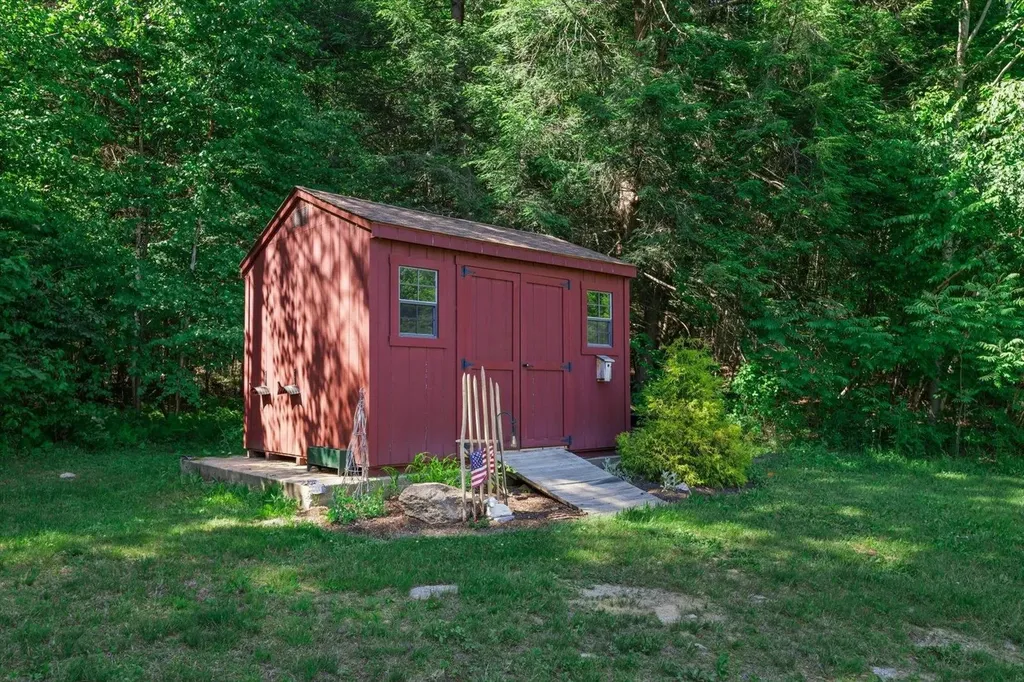 152 Old Chesterfield Road Winchester NH 03470