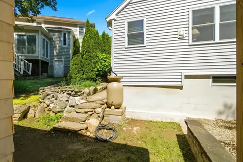 18 Third Street Windham NH 03087