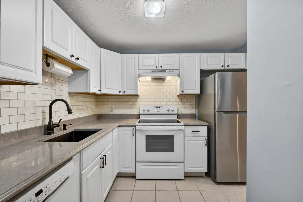 12 Timberwood Drive Goffstown NH 03045