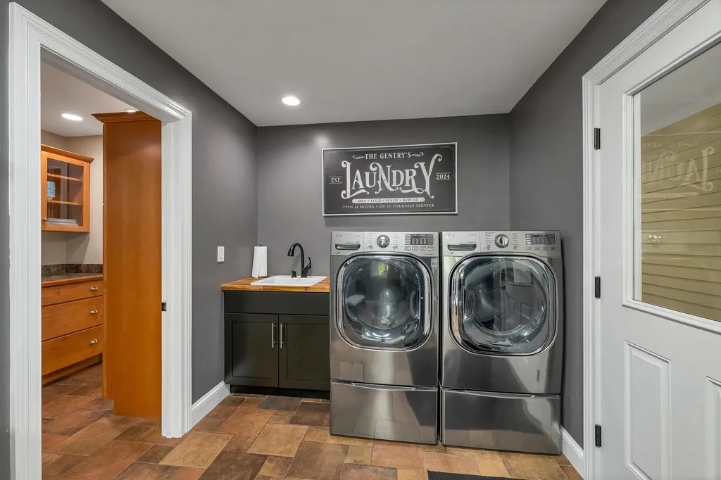 75 Long Pond Road Dunbarton NH 03046