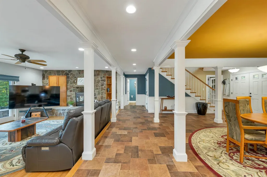 75 Long Pond Road Dunbarton NH 03046