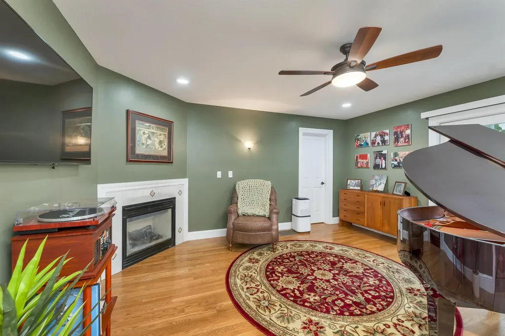 75 Long Pond Road Dunbarton NH 03046
