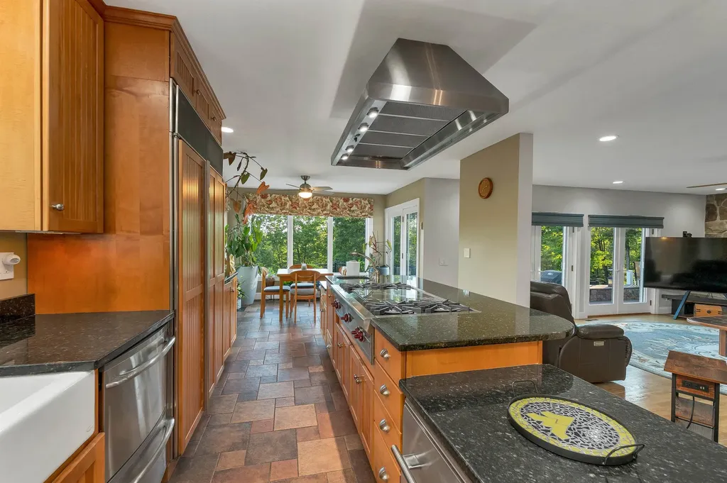 75 Long Pond Road Dunbarton NH 03046