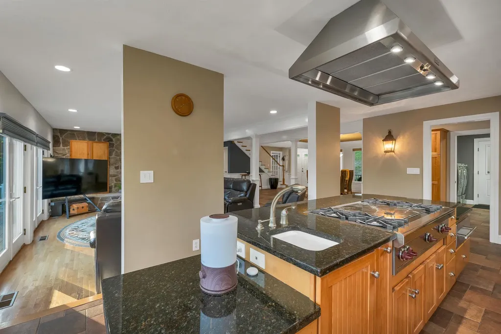 75 Long Pond Road Dunbarton NH 03046
