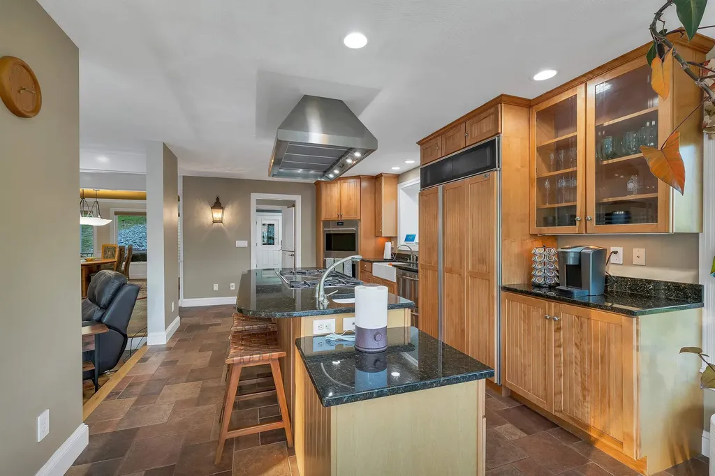 75 Long Pond Road Dunbarton NH 03046