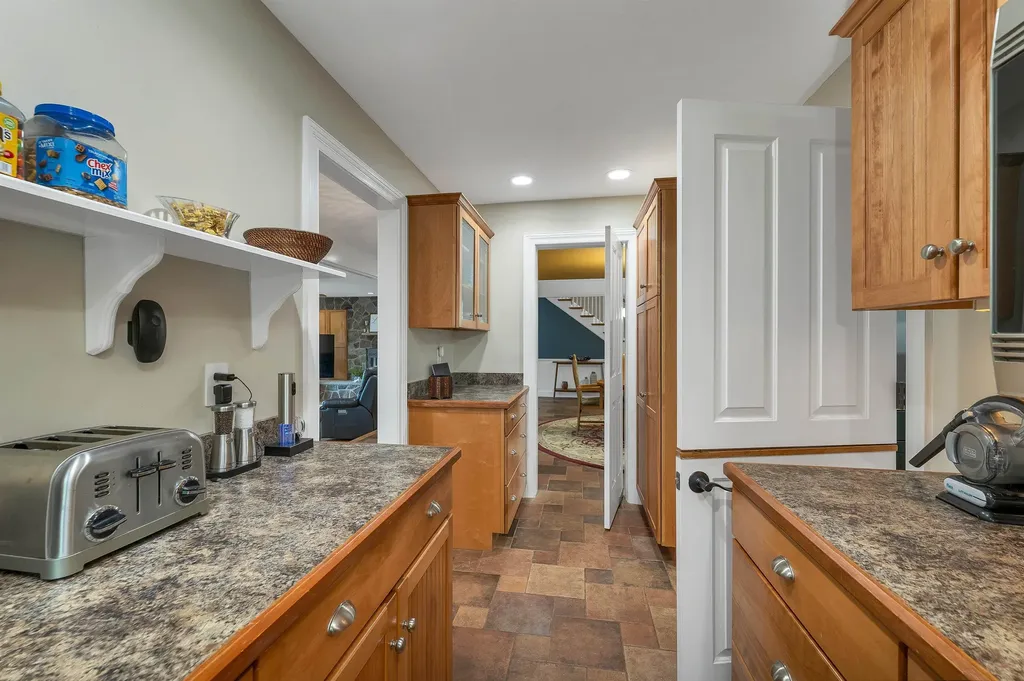 75 Long Pond Road Dunbarton NH 03046
