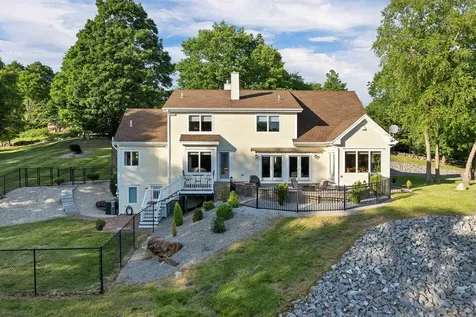 75 Long Pond Road Dunbarton NH 03046