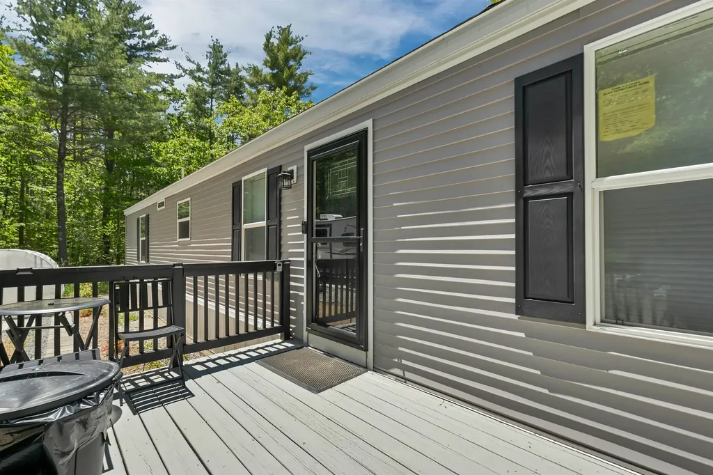 3 Oak Hill Road Northfield NH 03276