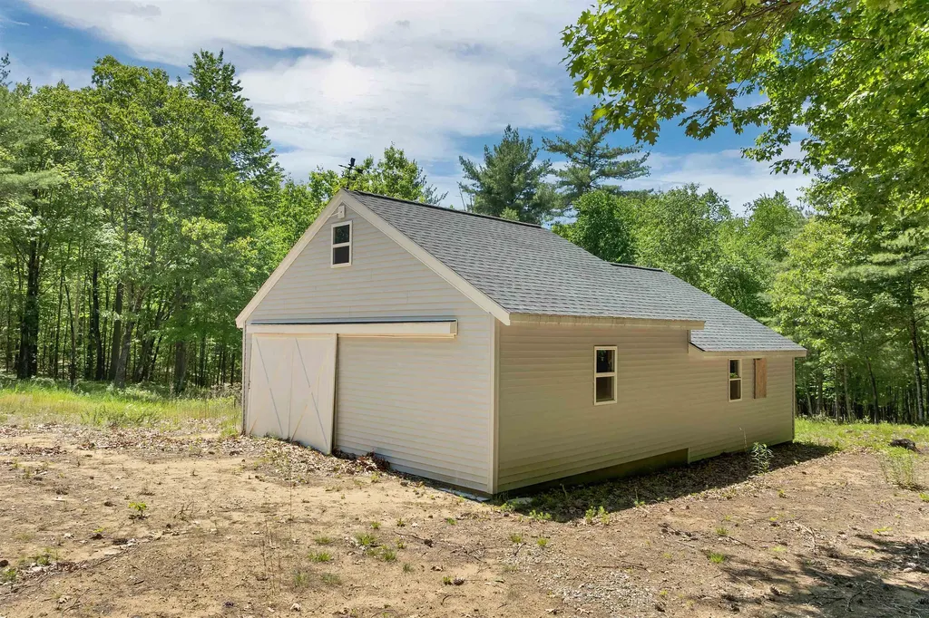 3 Oak Hill Road Northfield NH 03276