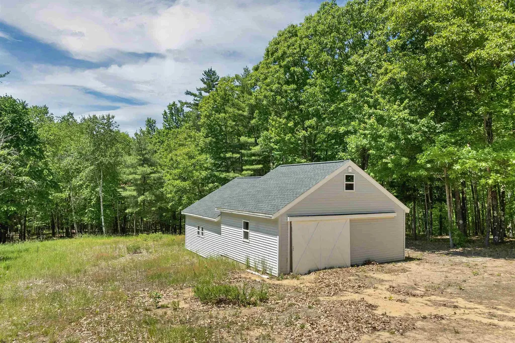 3 Oak Hill Road Northfield NH 03276