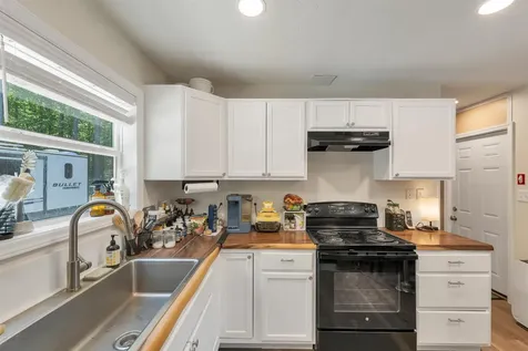 3 Oak Hill Road Northfield NH 03276