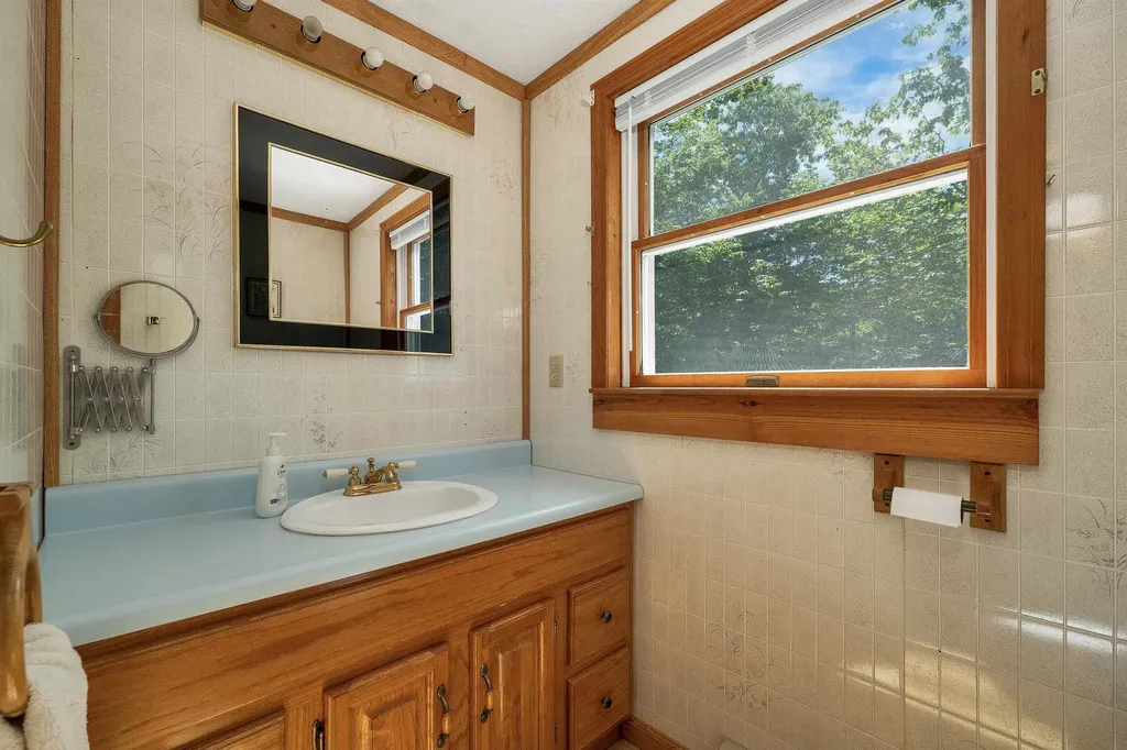 78 Wood Drive Gilmanton NH 03237