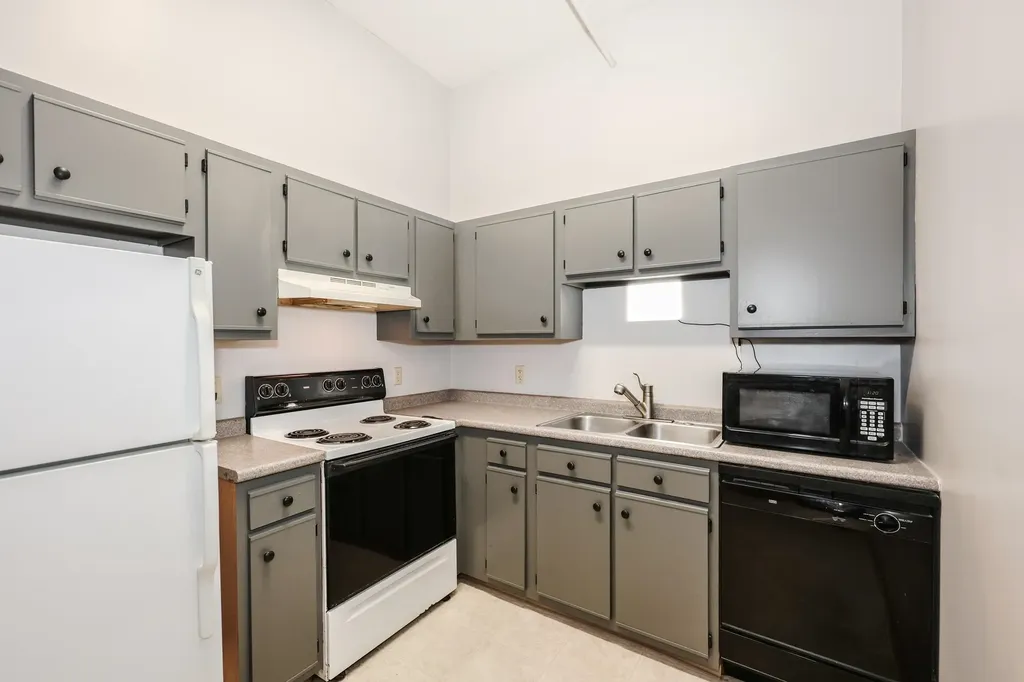 15 Mount Saint Marys Way Hooksett NH 03106