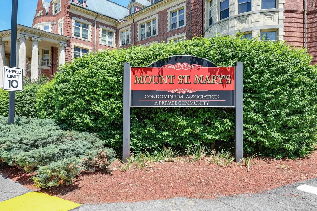 15 Mount Saint Marys Way Hooksett NH 03106