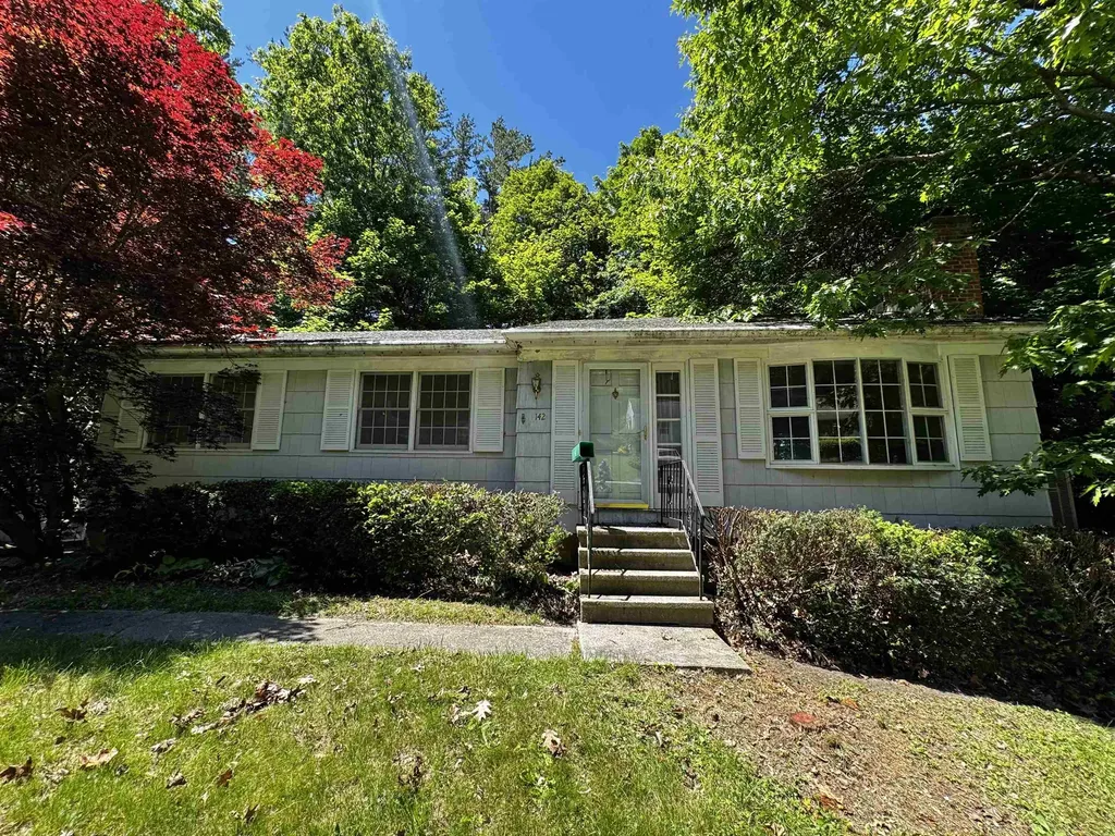 142 Pine Circle Bennington VT 05201