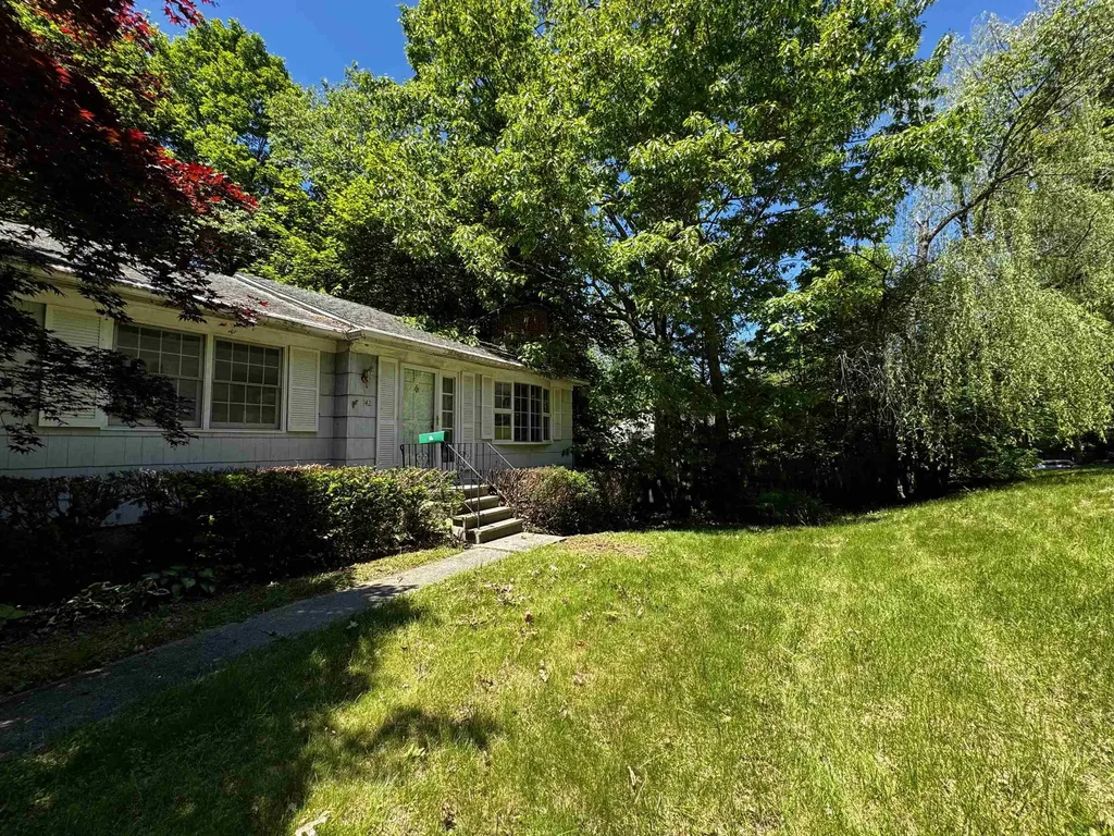 142 Pine Circle Bennington VT 05201