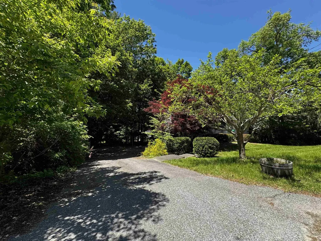 142 Pine Circle Bennington VT 05201