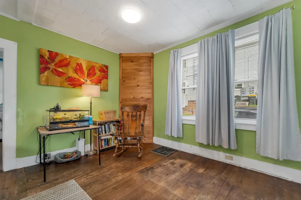 20 Baldwin Street Laconia NH 03246