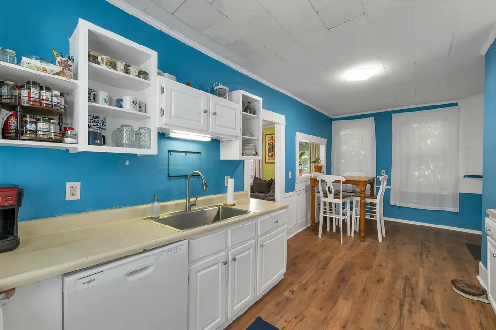 20 Baldwin Street Laconia NH 03246