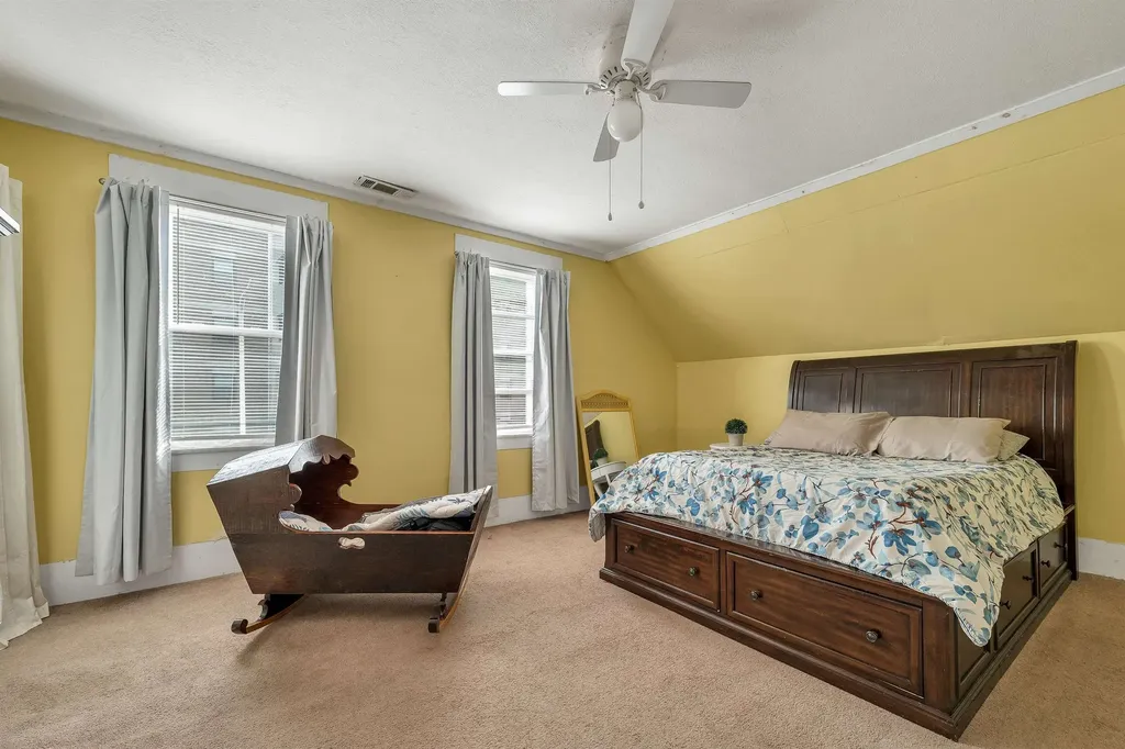 20 Baldwin Street Laconia NH 03246