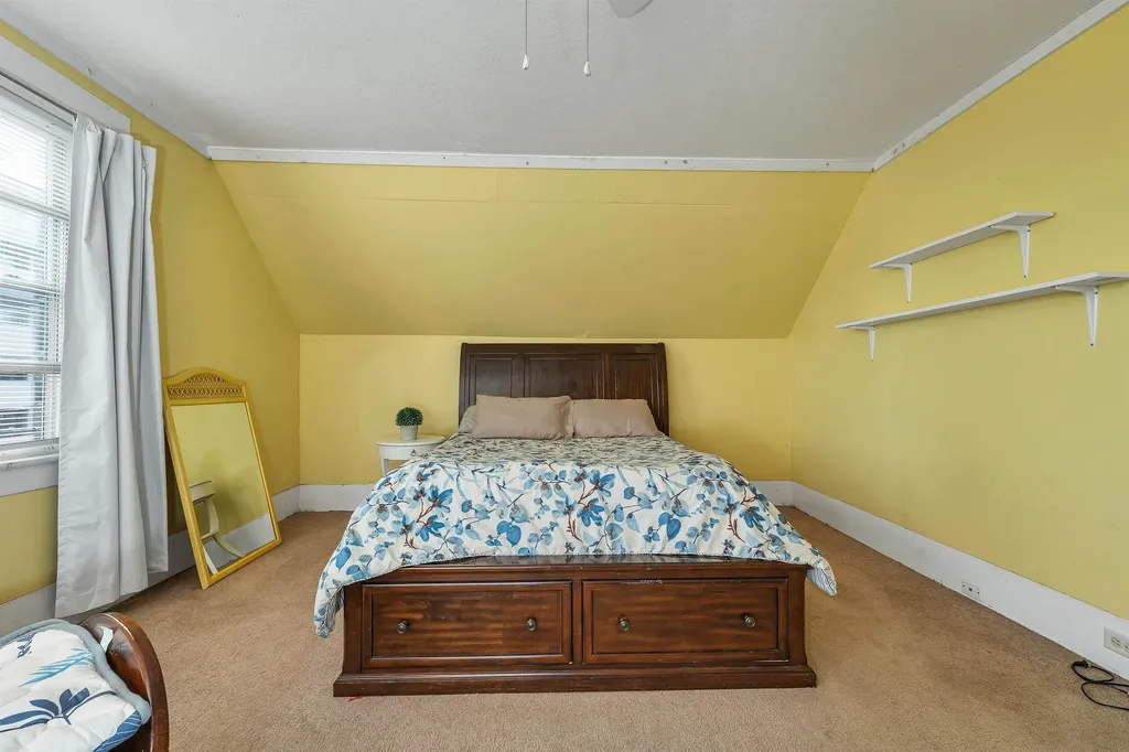 20 Baldwin Street Laconia NH 03246