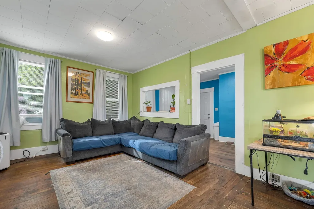 20 Baldwin Street Laconia NH 03246