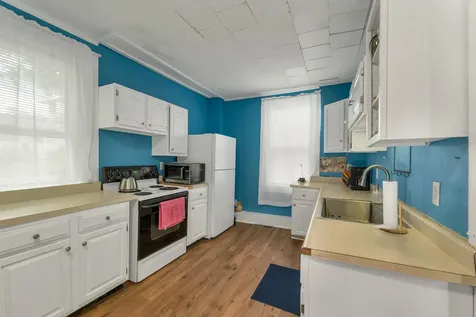 20 Baldwin Street Laconia NH 03246