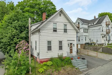 20 Baldwin Street Laconia NH 03246