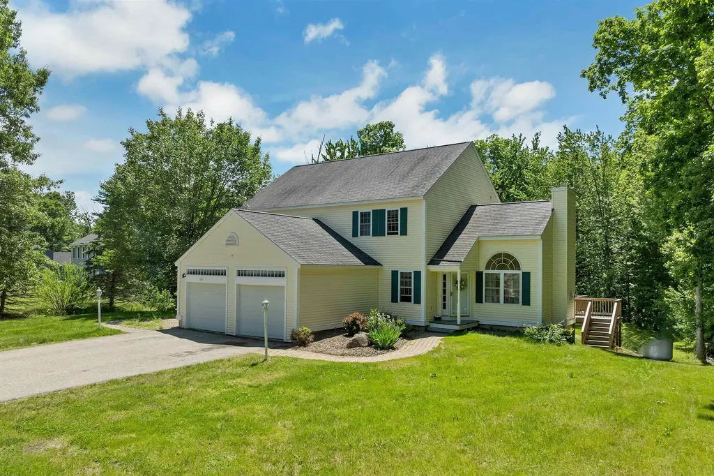 210 Kent Farm Road Hampstead NH 03841-2141