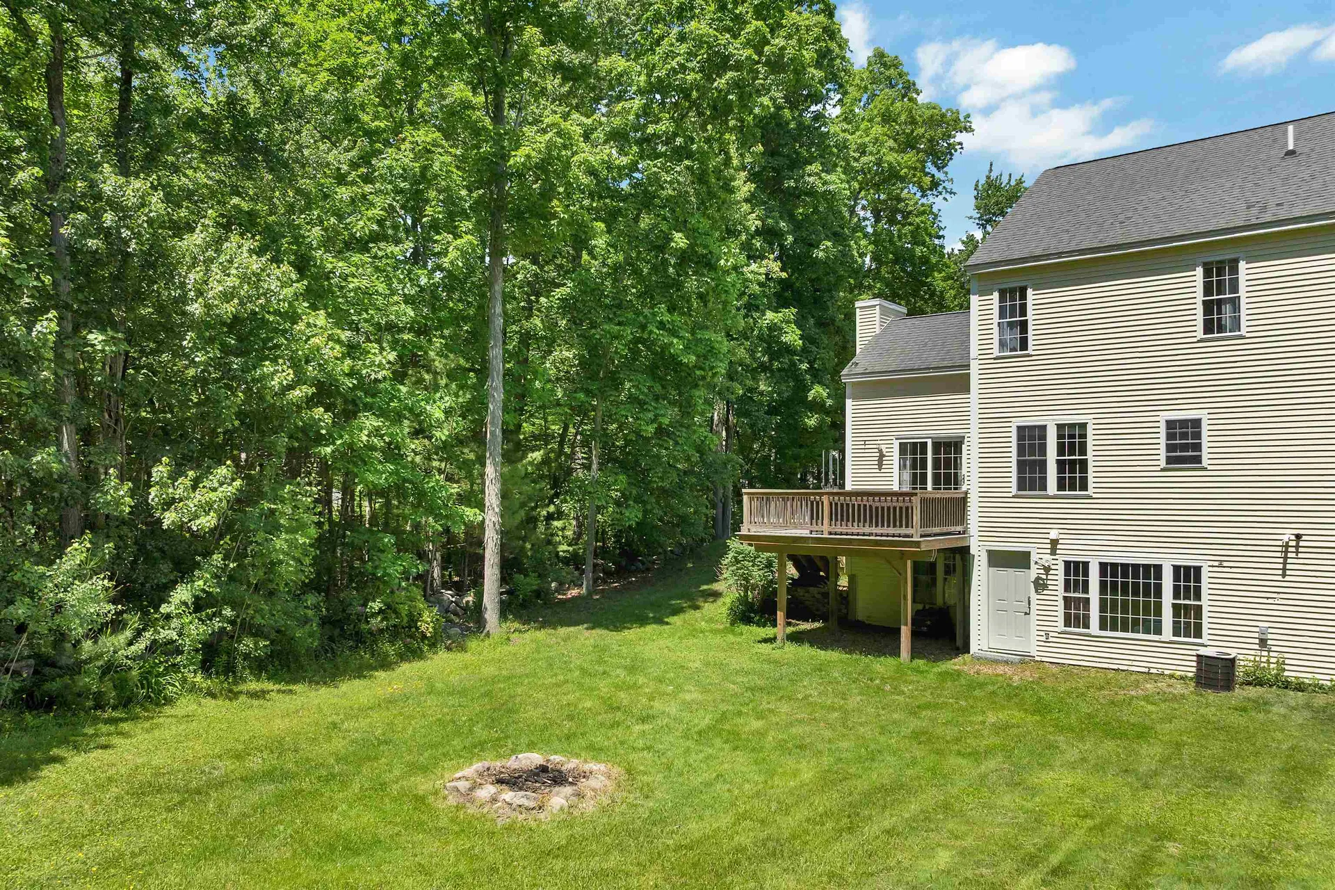 210 Kent Farm Road Hampstead NH 03841-2141