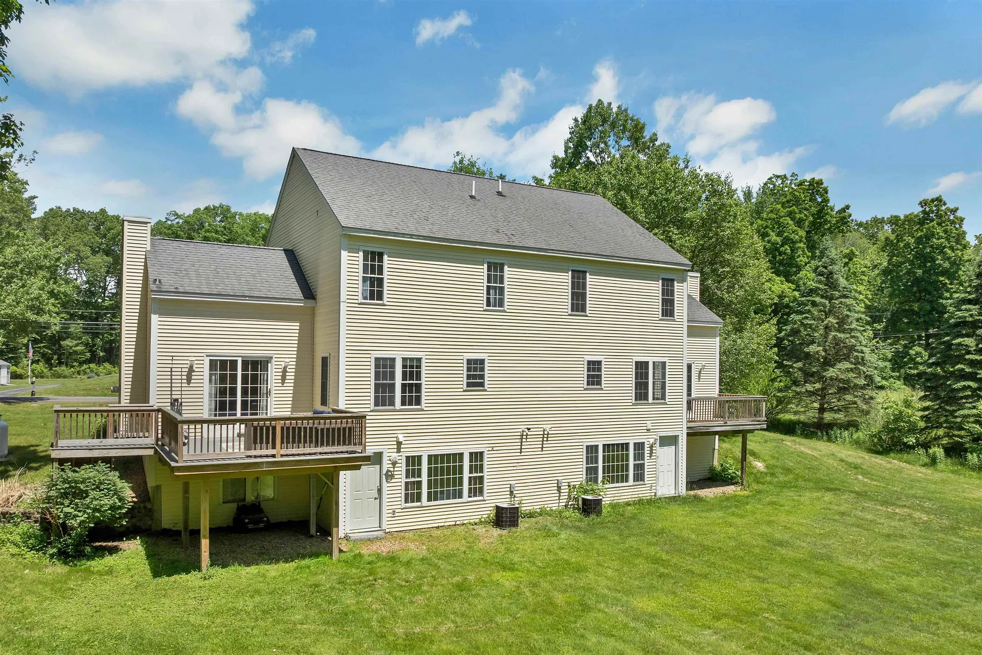 210 Kent Farm Road Hampstead NH 03841-2141