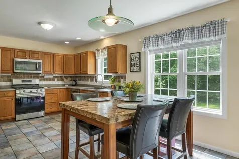 210 Kent Farm Road Hampstead NH 03841-2141