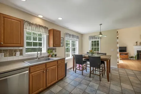 210 Kent Farm Road Hampstead NH 03841-2141