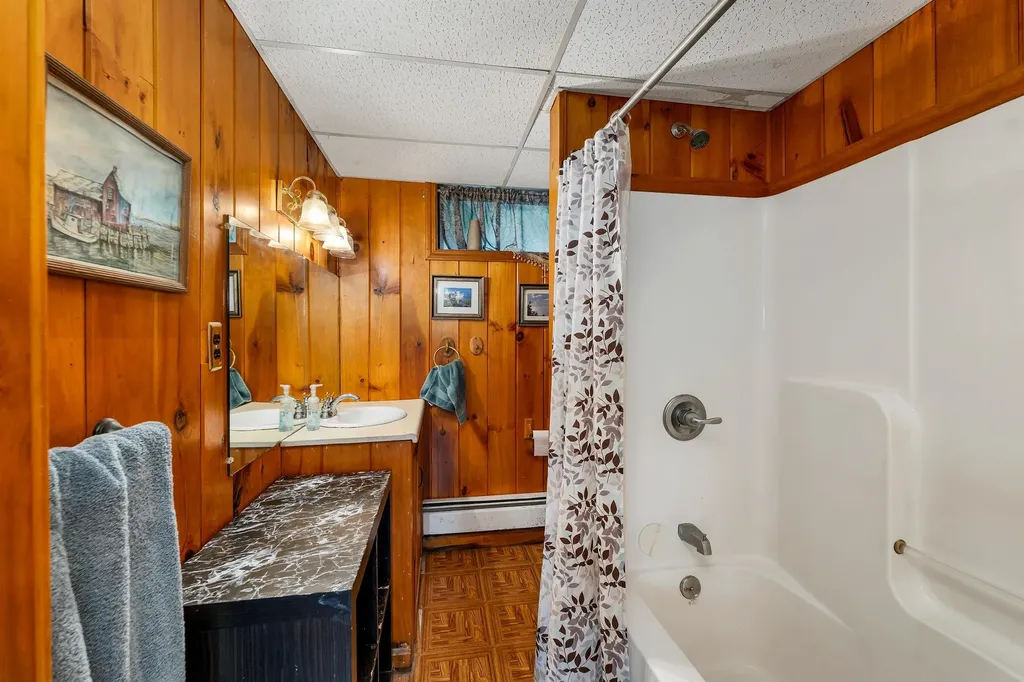 73 Jimtown Road Gorham NH 03581