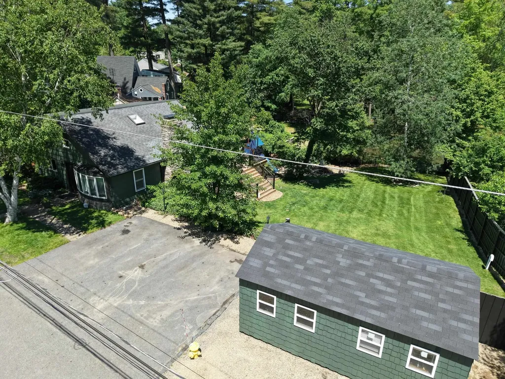 31 Grove Avenue Salem NH 03079