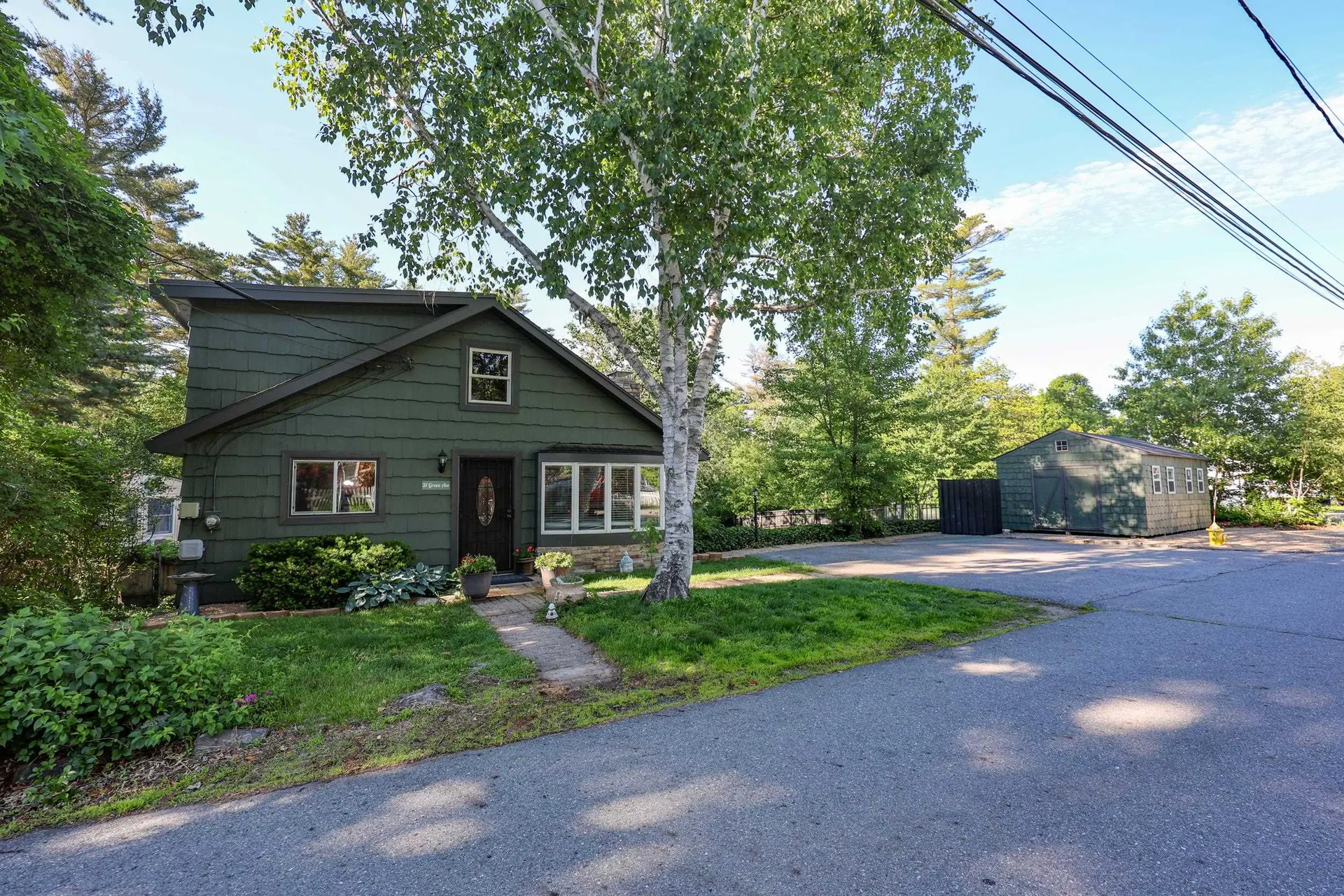 31 Grove Avenue Salem NH 03079