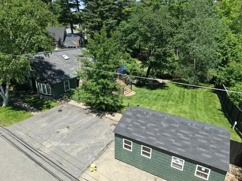 31 Grove Avenue Salem NH 03079