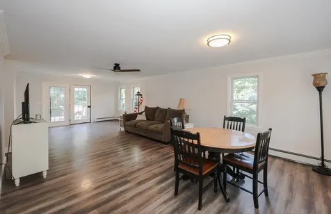 31 Grove Avenue Salem NH 03079