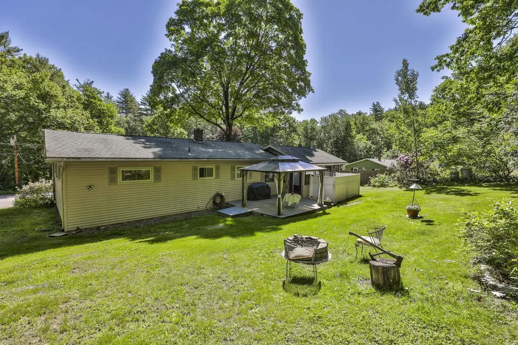 2 Dove Street Boscawen NH 03303
