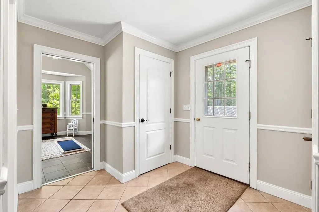 24 Fireside Drive Epping NH 03042