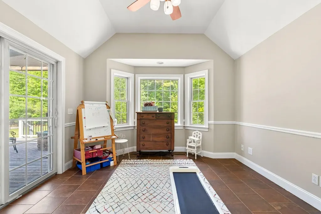 24 Fireside Drive Epping NH 03042