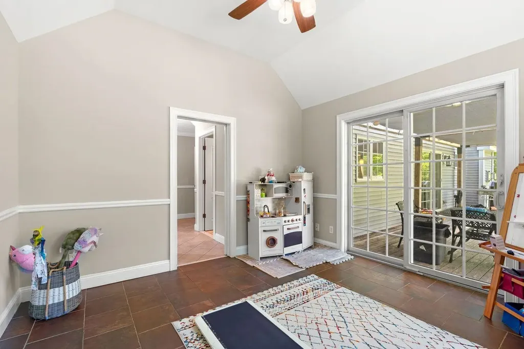 24 Fireside Drive Epping NH 03042