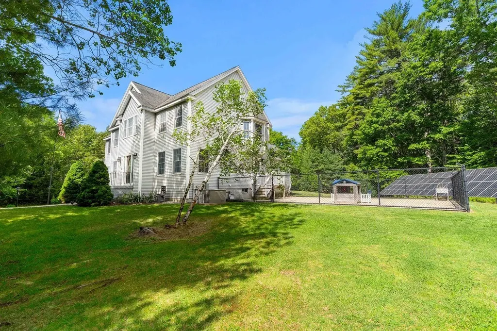 24 Fireside Drive Epping NH 03042