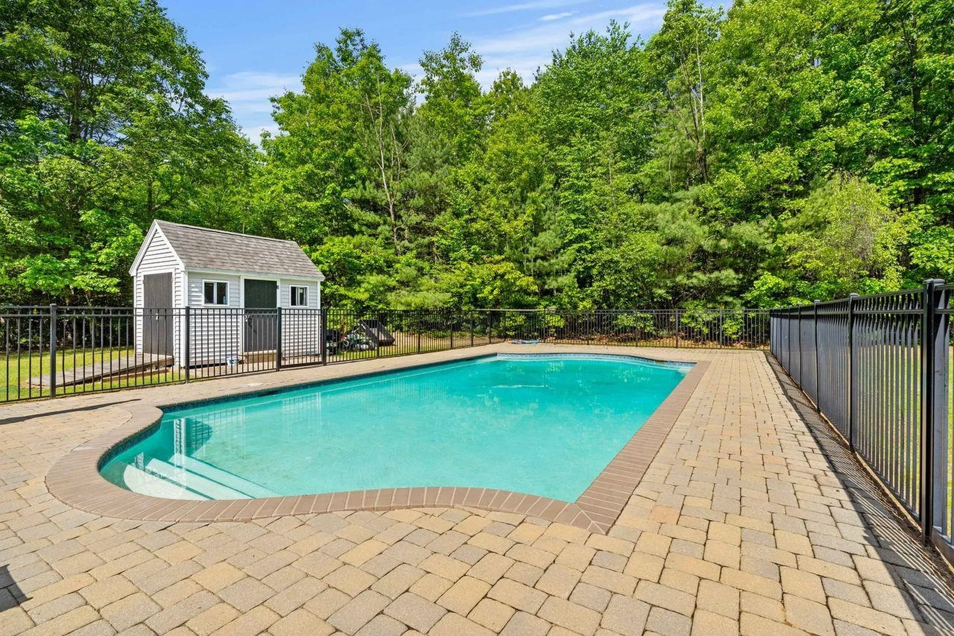 24 Fireside Drive Epping NH 03042