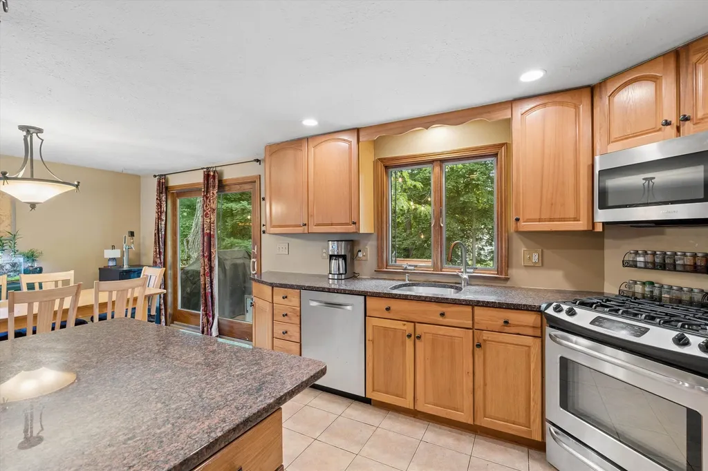 3 Beech Street Merrimack NH 03054