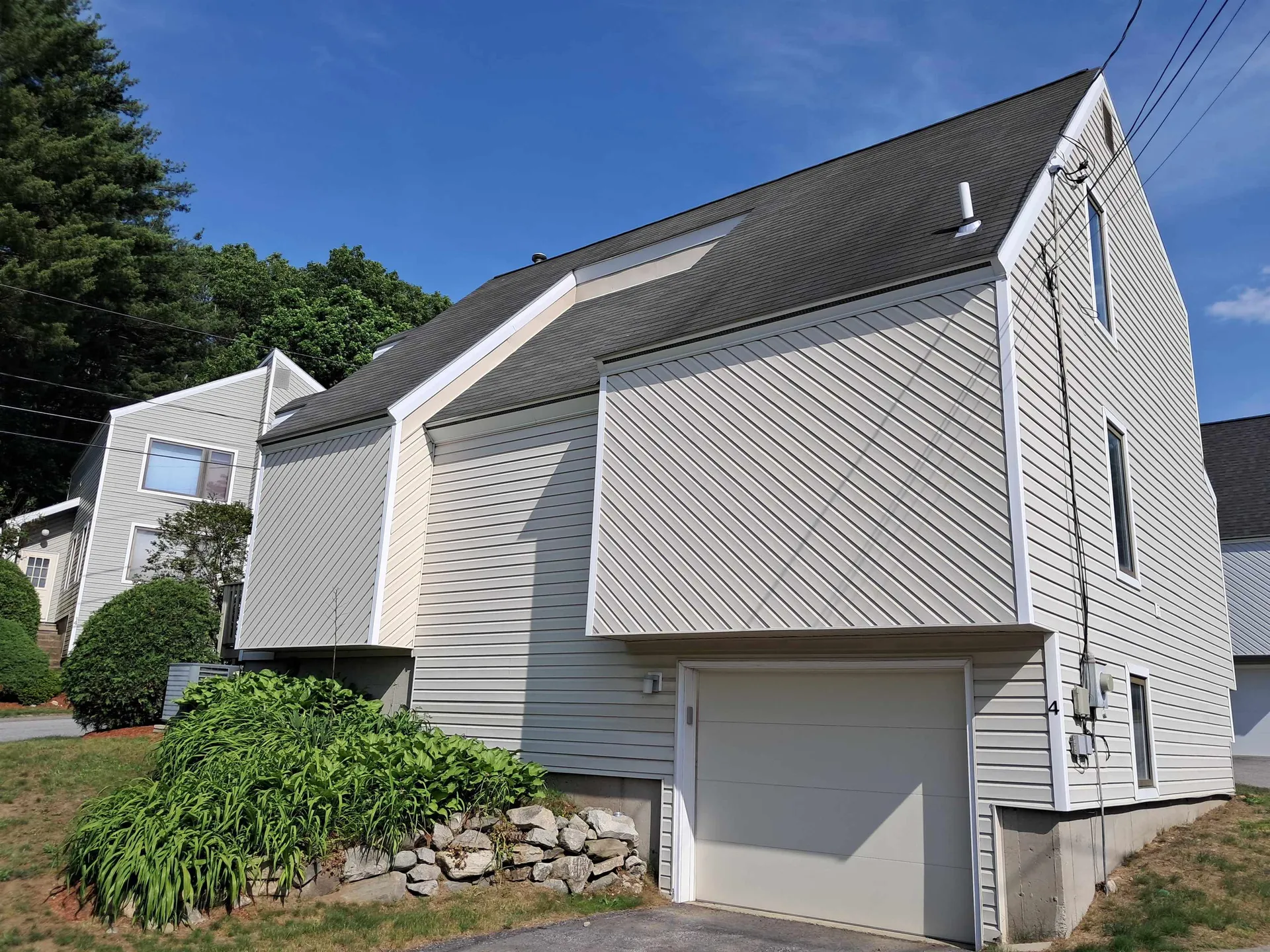 4 Esquire Circle Nashua NH 03062