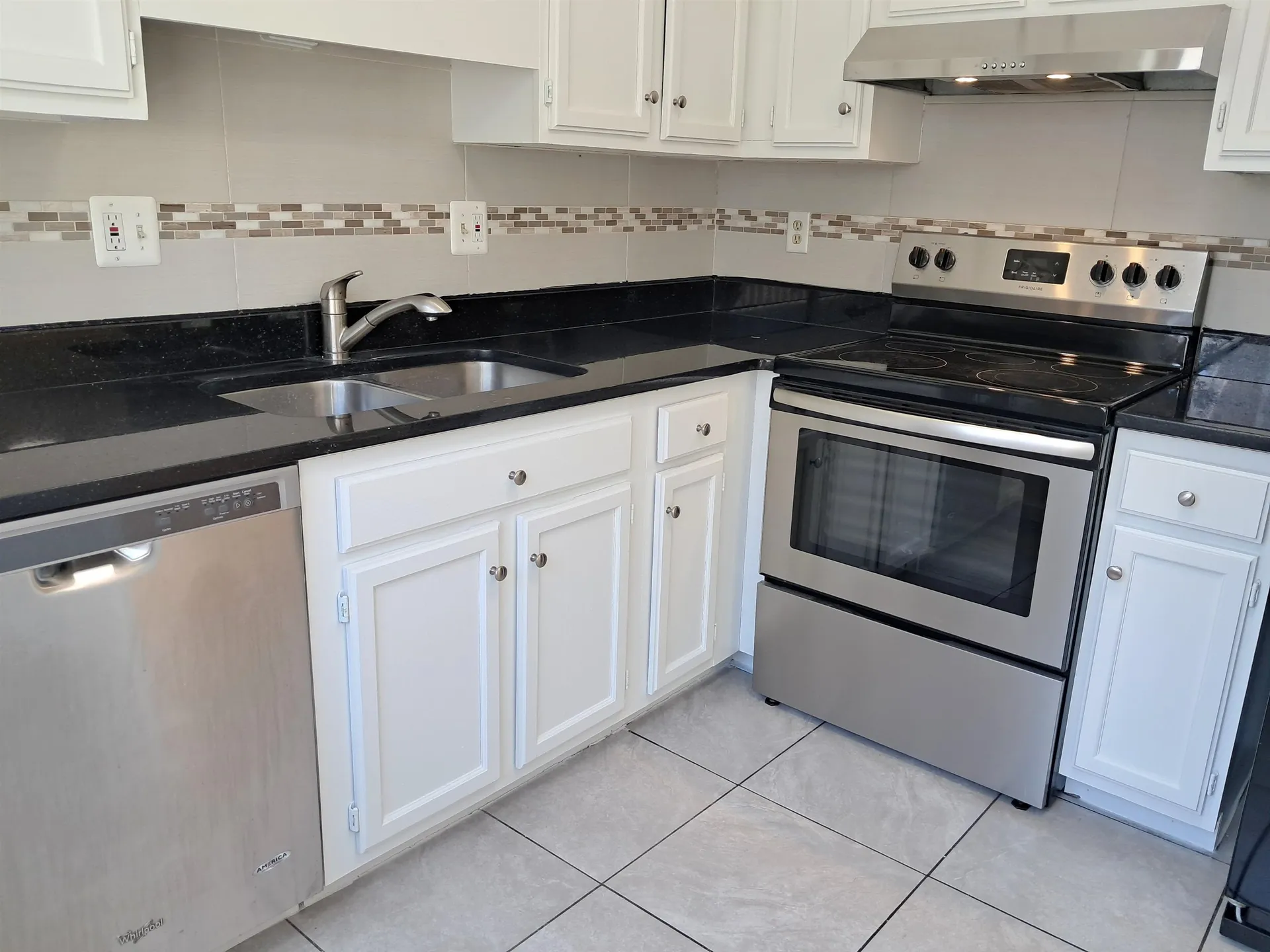 4 Esquire Circle Nashua NH 03062