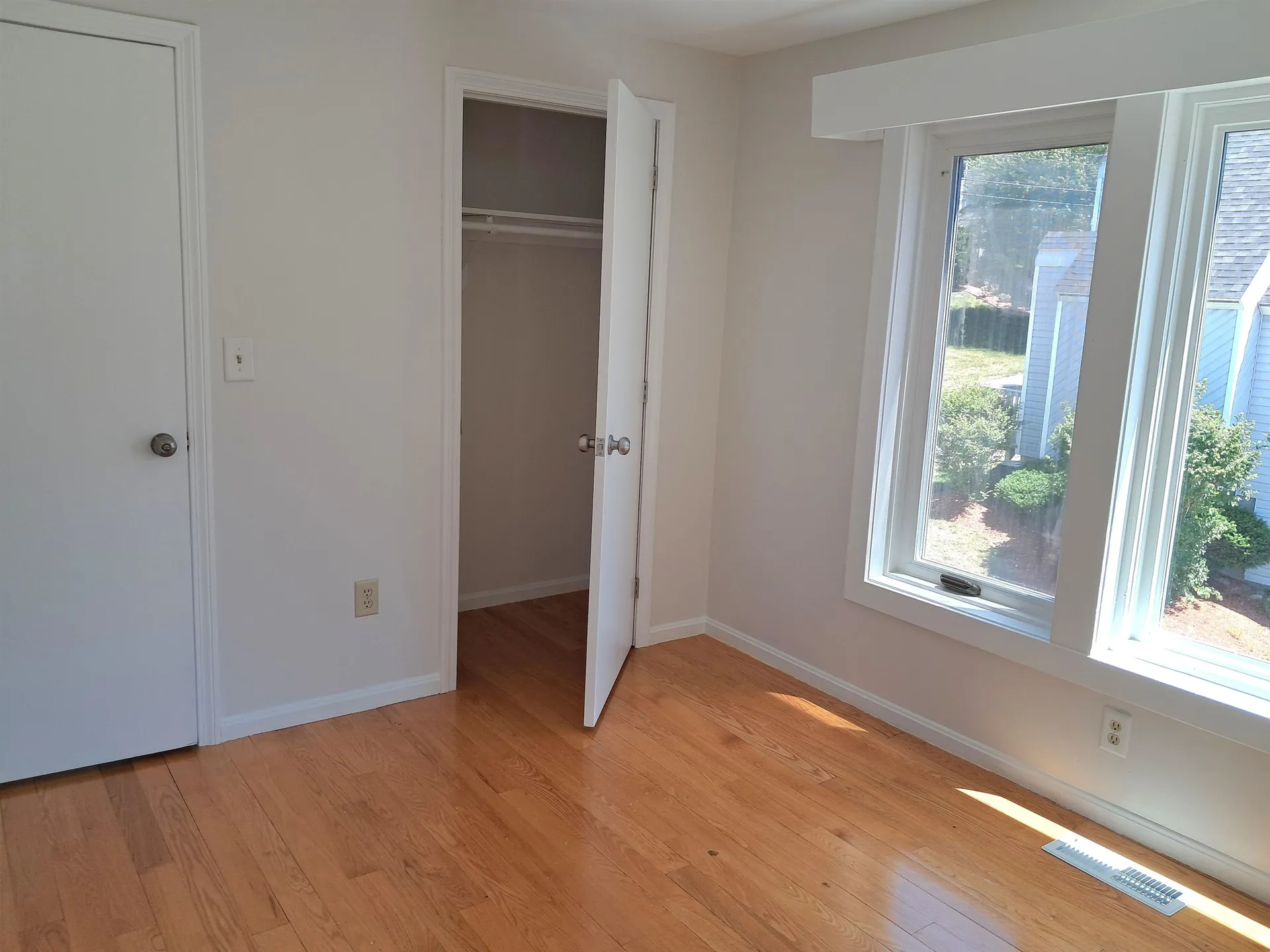 4 Esquire Circle Nashua NH 03062